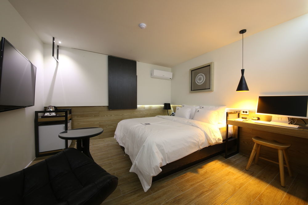 Avenue Hotel Чонджу Экстерьер фото