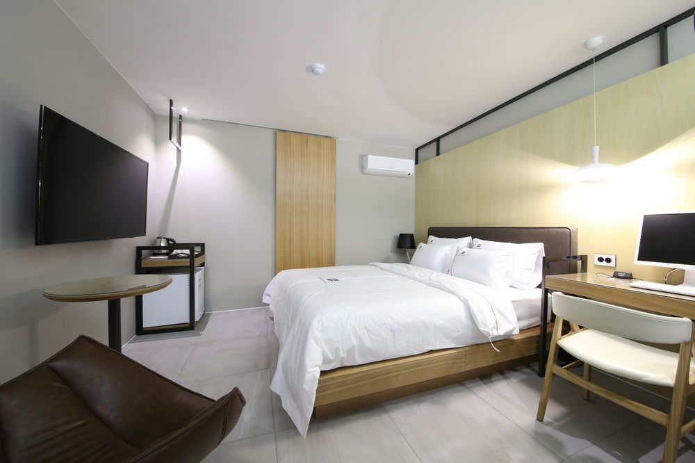 Avenue Hotel Чонджу Экстерьер фото